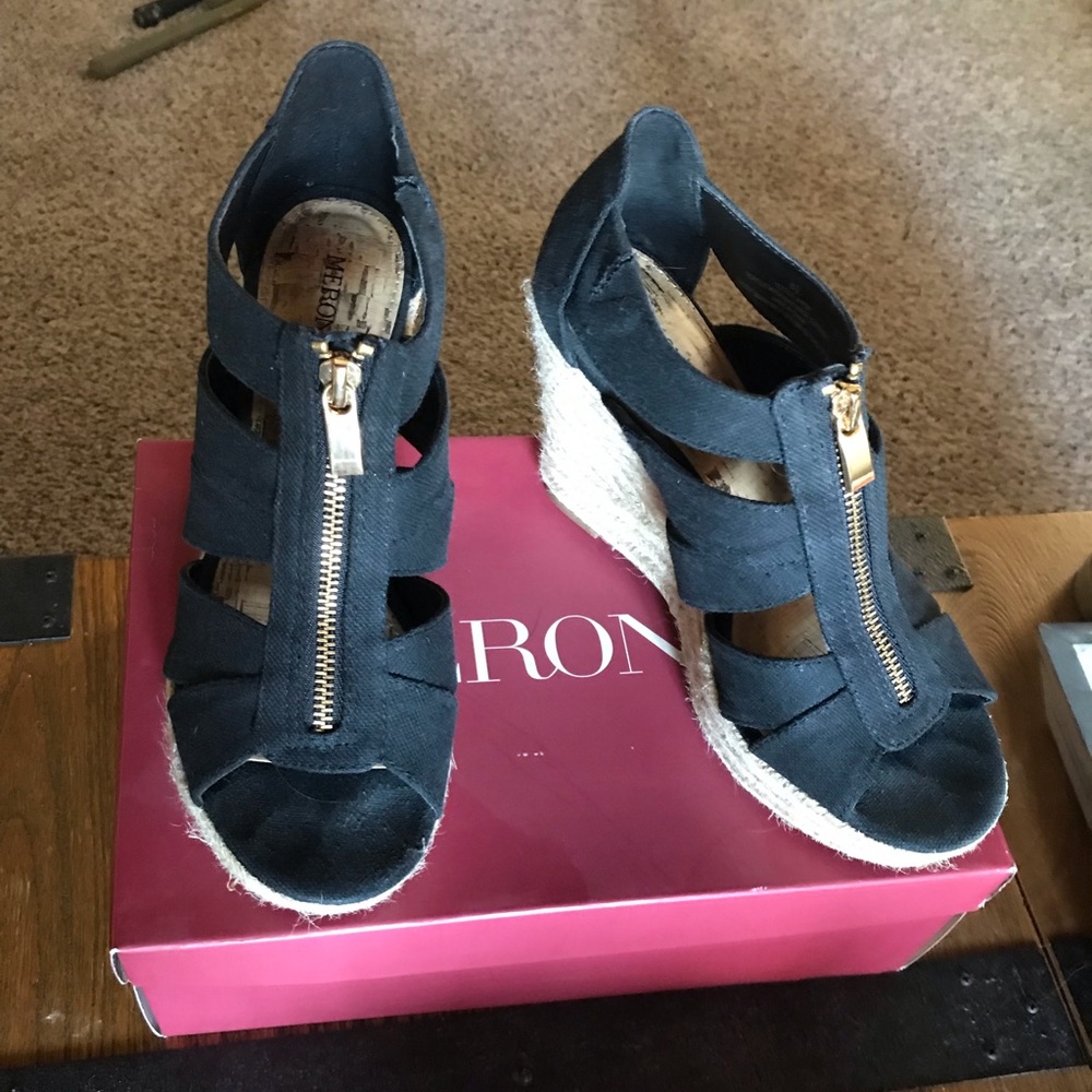 Black wedge